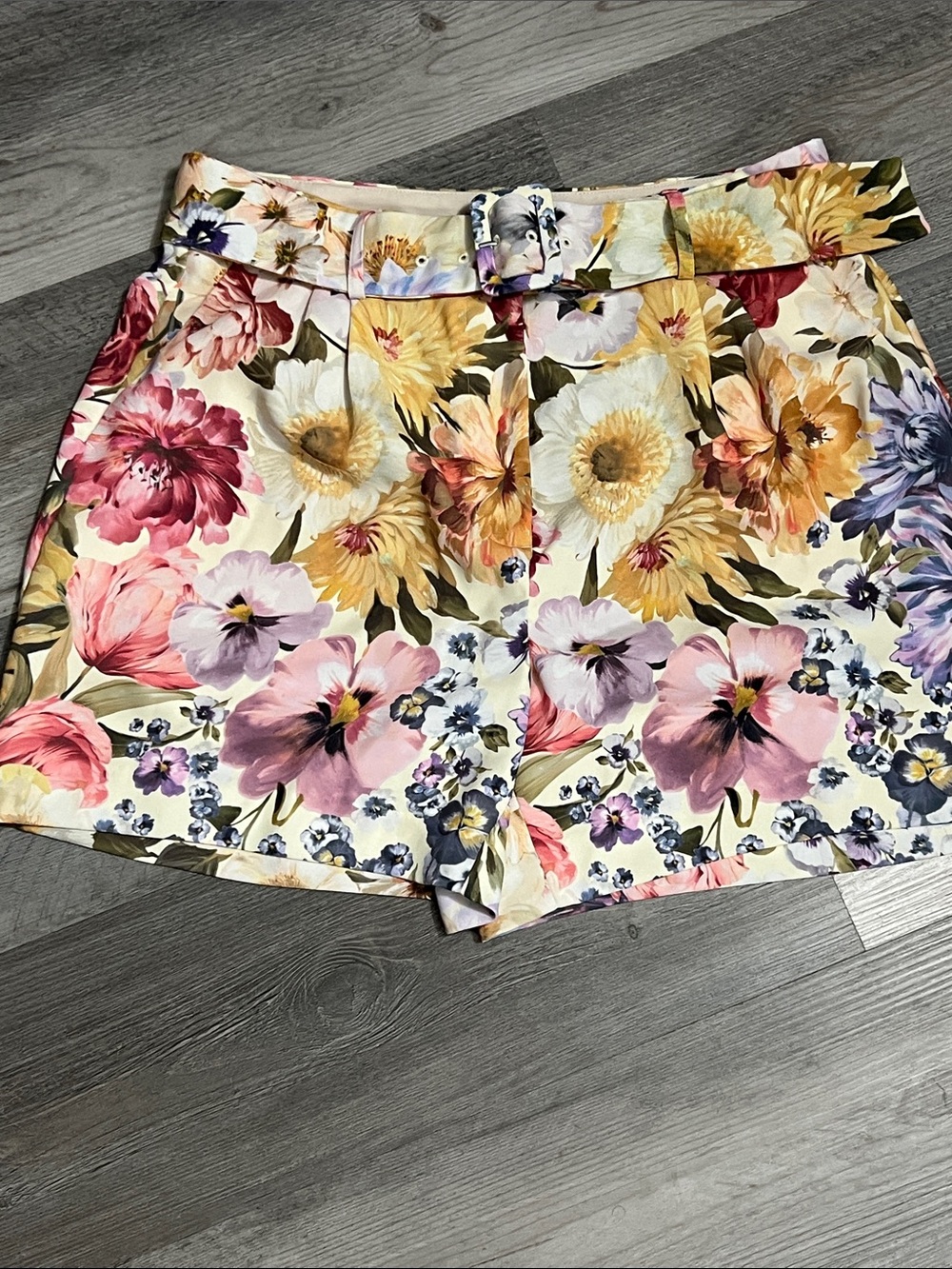 Express Floral Belted High-Waist Women's Shorts - Cream Multi